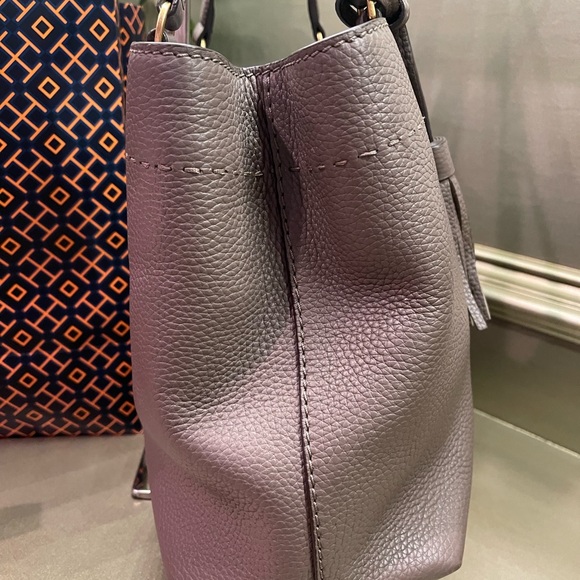 ✨Tory Burch McGraw Triple Compartment Purse ✨ - Picture 11 of 14